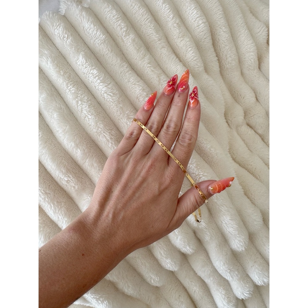 Elegant Gold Bracelet for Women